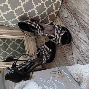 Madden Girl studded pumps